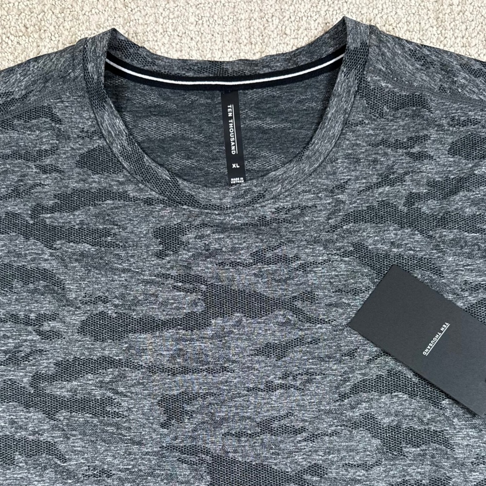 NEW Ten Thousand Mens XL Black Gray Camo Knit Performance Training Shirt
